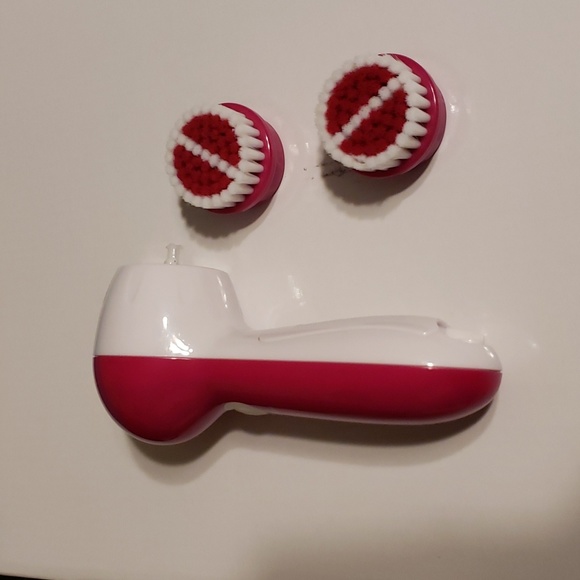 NWOT Facial Cleansing Brush - Electric Facial Exfoliating Massage Brush - Picture 3 of 7
